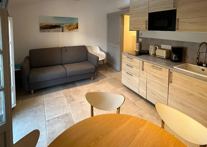 Holiday In Arles: Appartement De L\'Amphitheatre