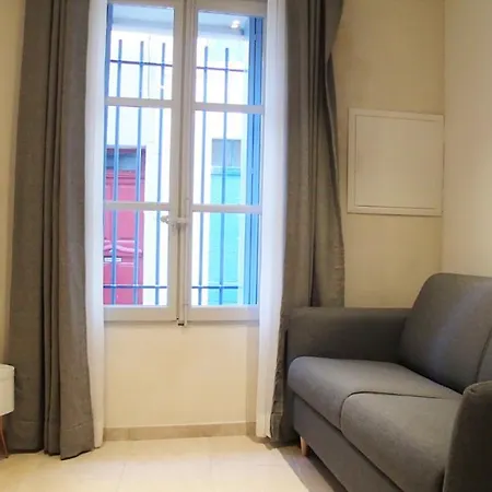 Holiday In Arles: Appartement De L'Amphitheatre Exterior photo