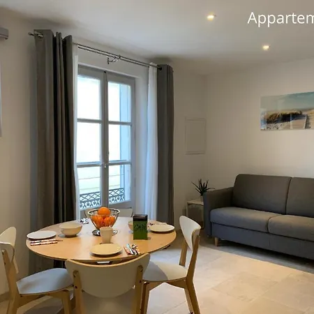 Holiday In Arles: Appartement De L'Amphitheatre Exterior photo