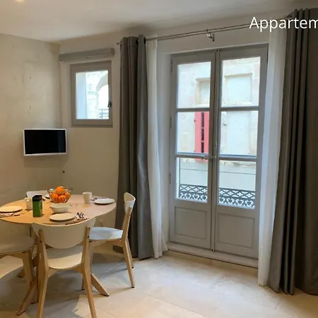 Holiday In Arles: Appartement De L'Amphitheatre Exterior photo