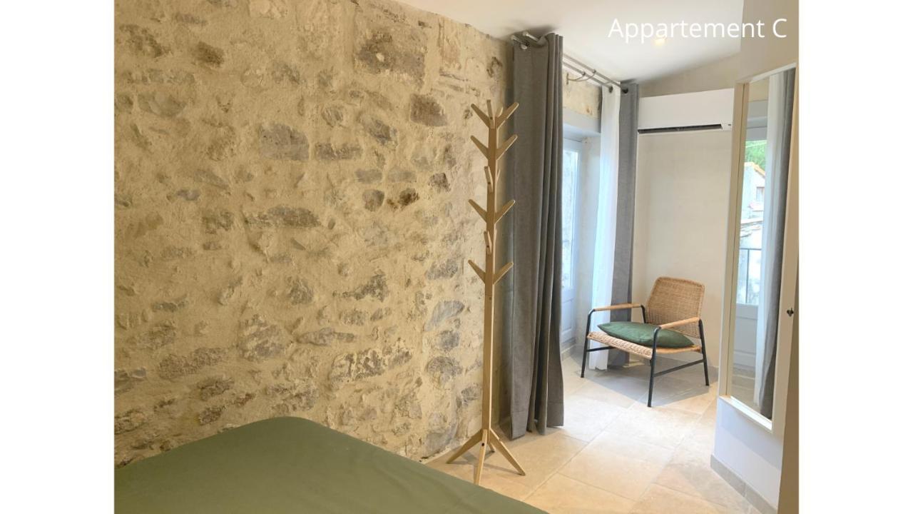 In Arles: De L'amphitheatre Apartment *